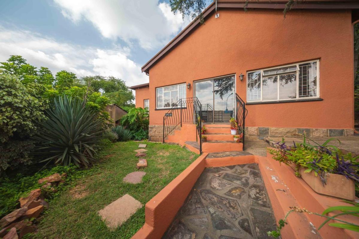 3 Bedroom House in Kensington