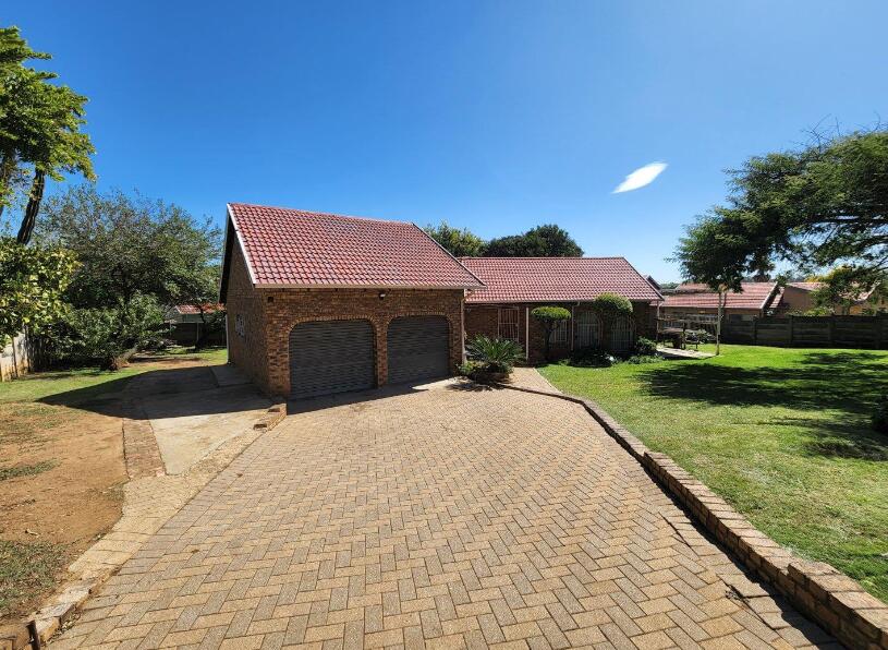 4 Bedroom House in Esther Park