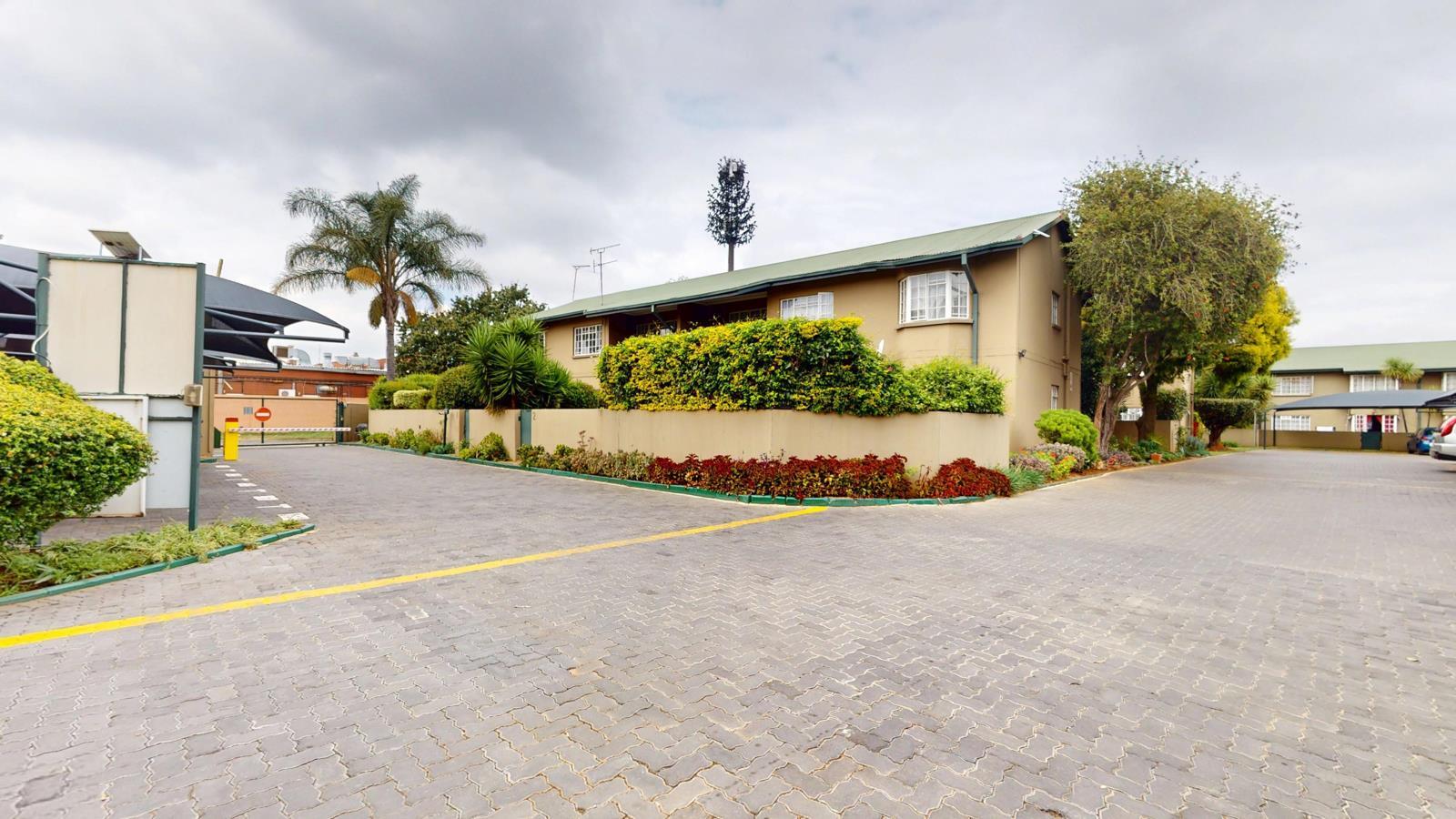 3 Bedroom Simplex in Westwood