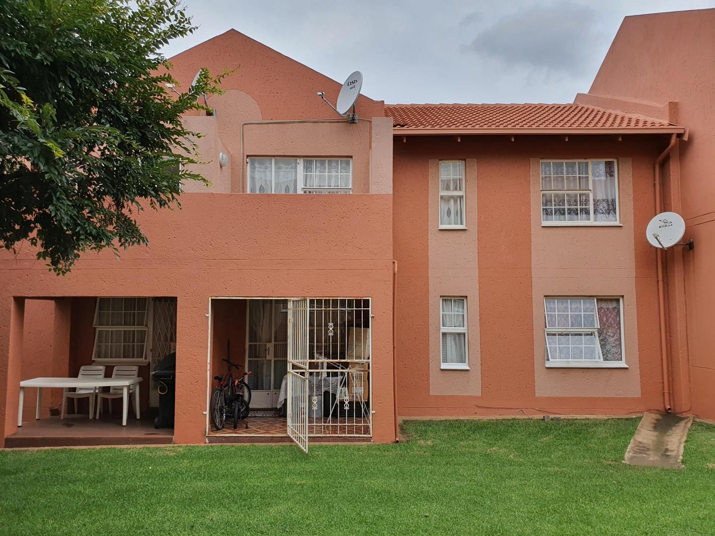 2 Bedroom Townhouse in Meyersdal