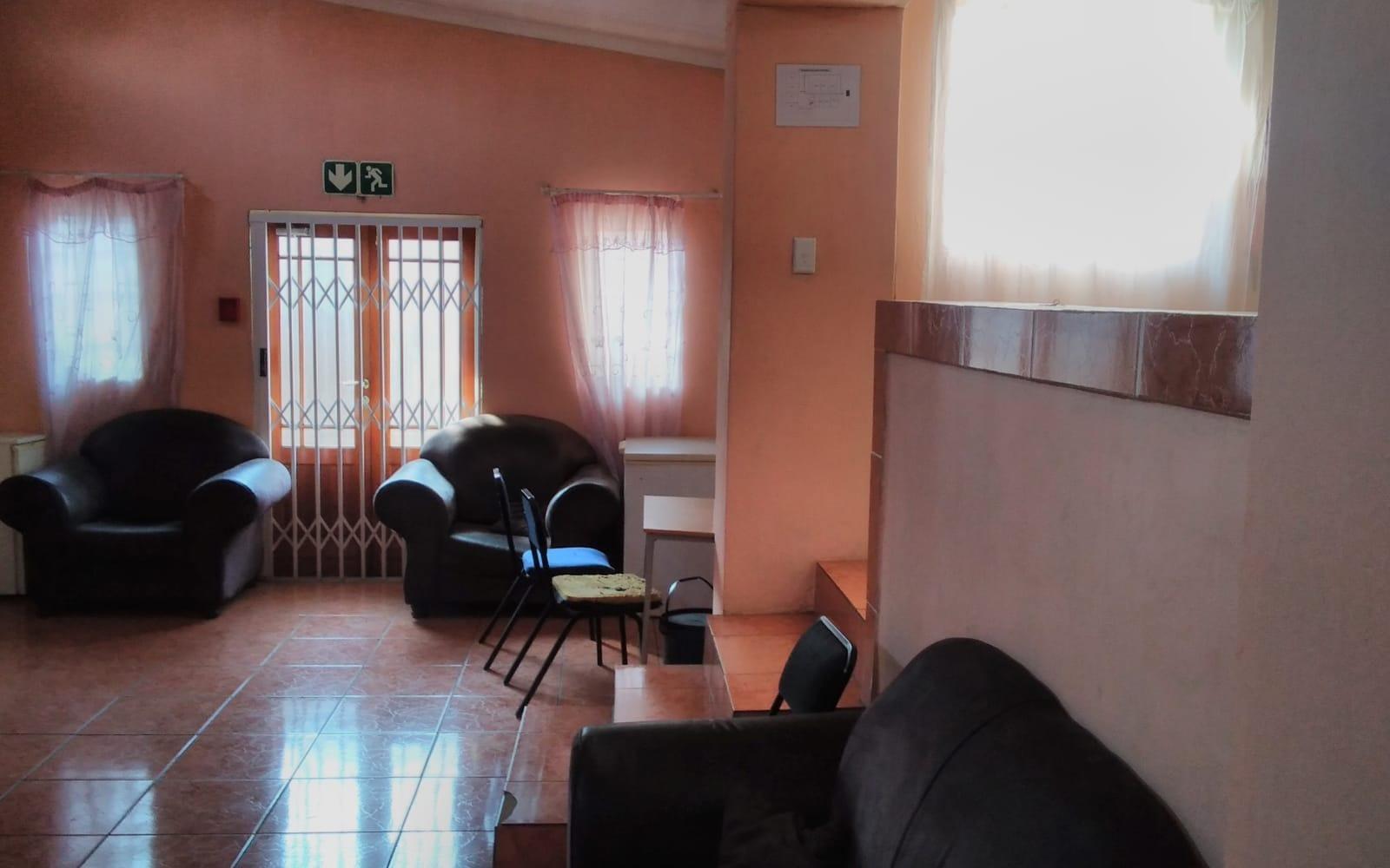 9 Bedroom House in Newlands