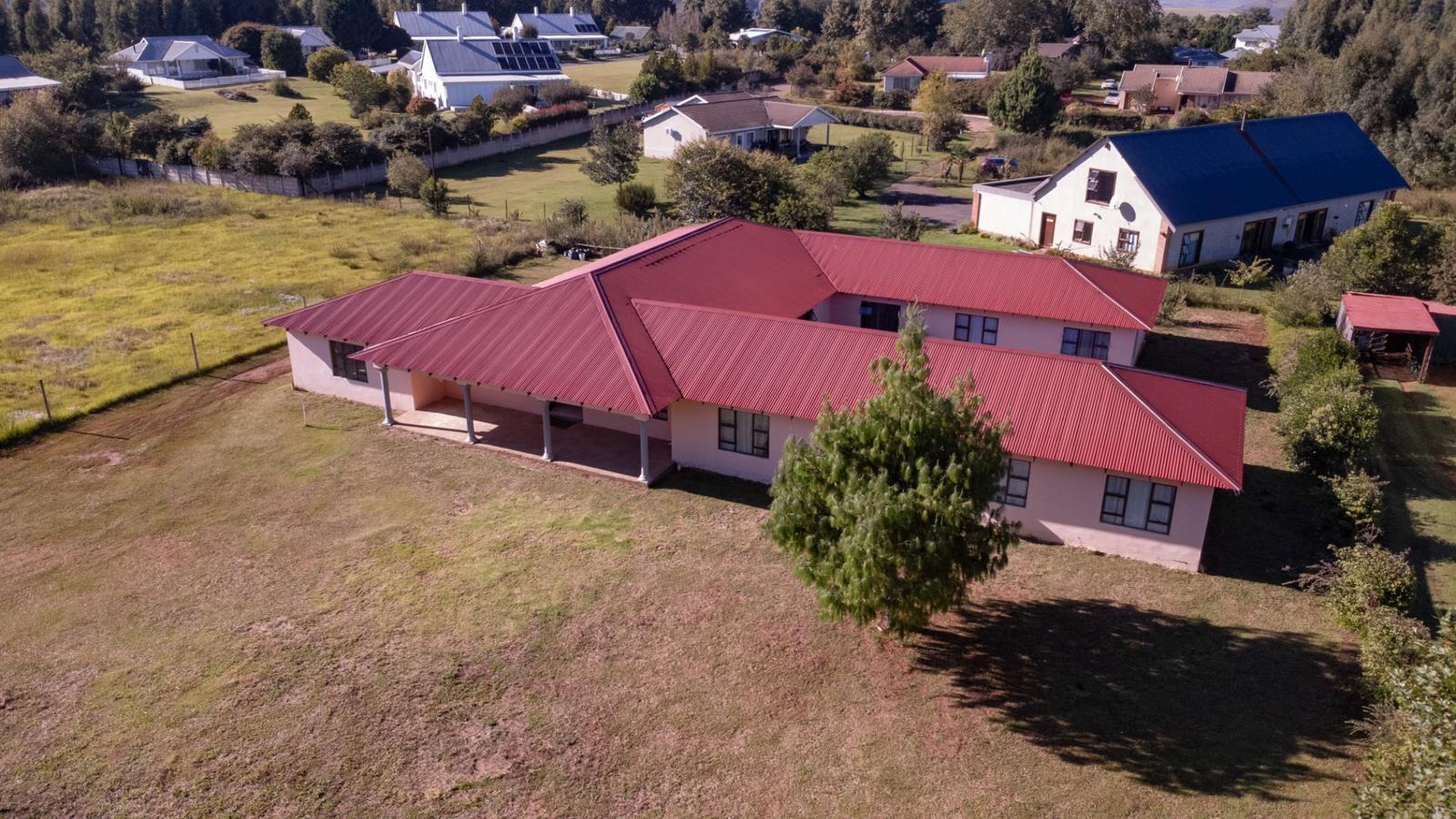 8 Bedroom House in Underberg