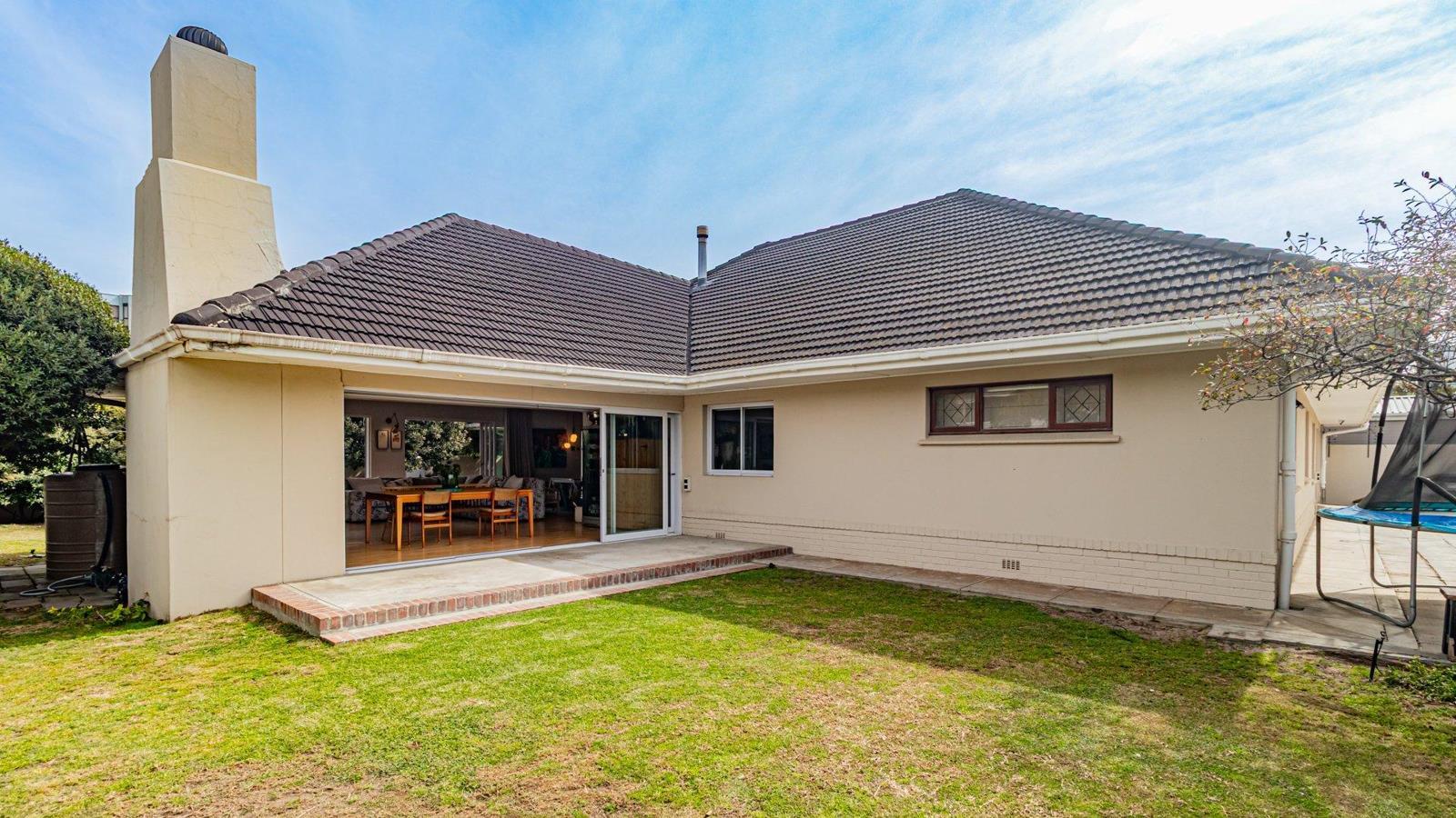 4 Bedroom House in Strand North