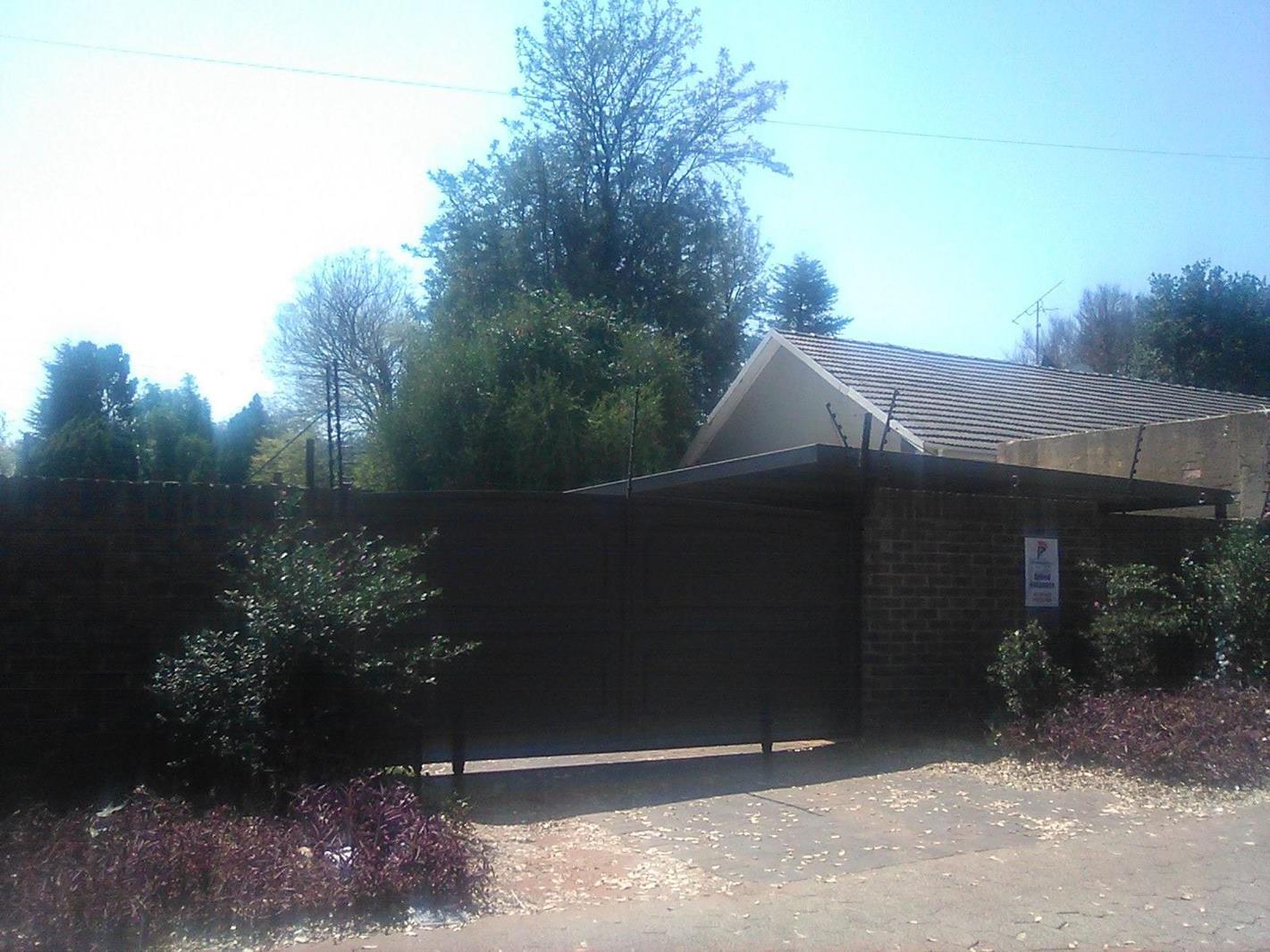 Bachelor apartment in Windsor East