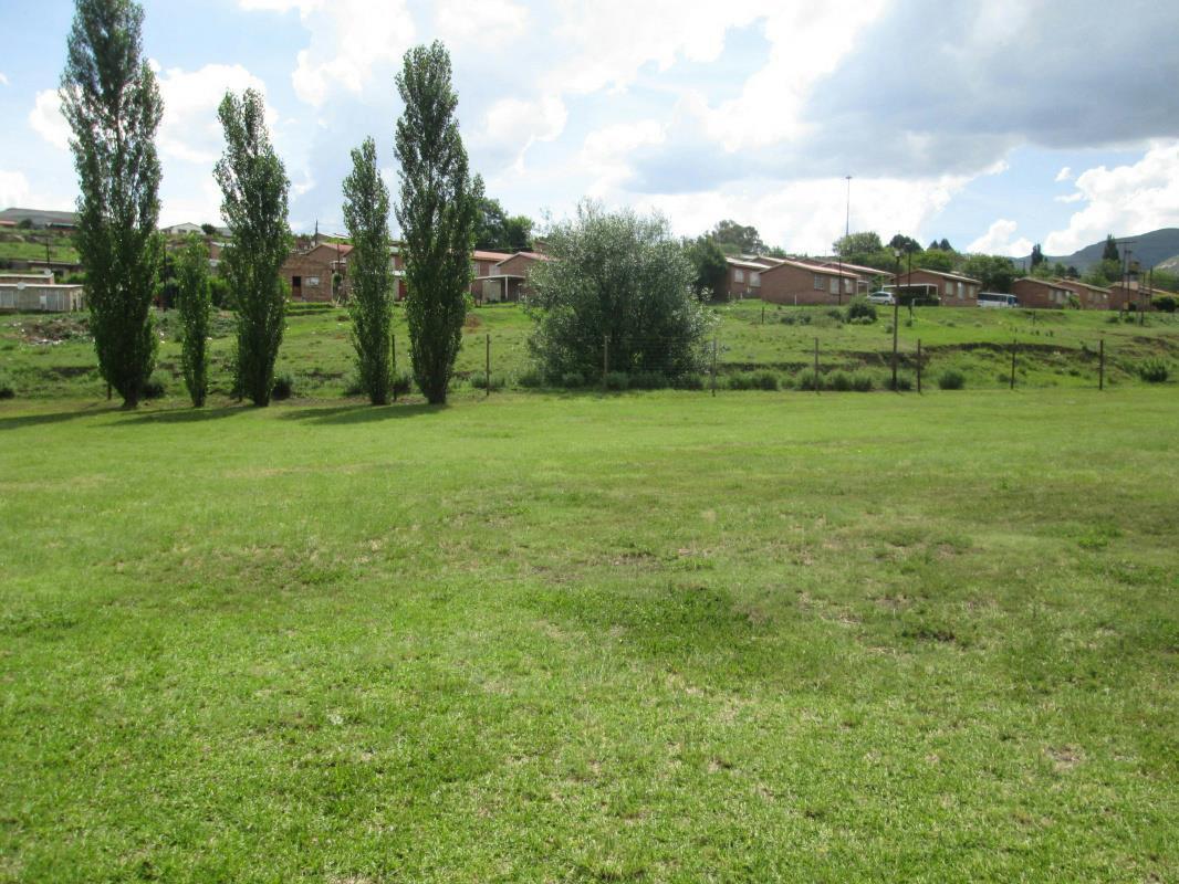 748 m² Land available in Clarens