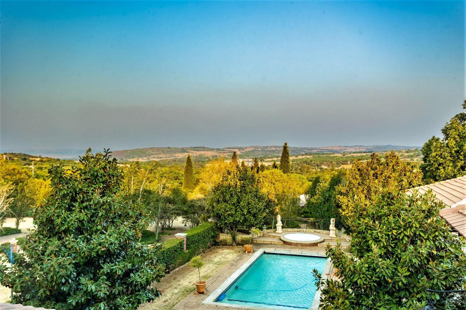 5 Bedroom House in Mooikloof Equestrian Estate