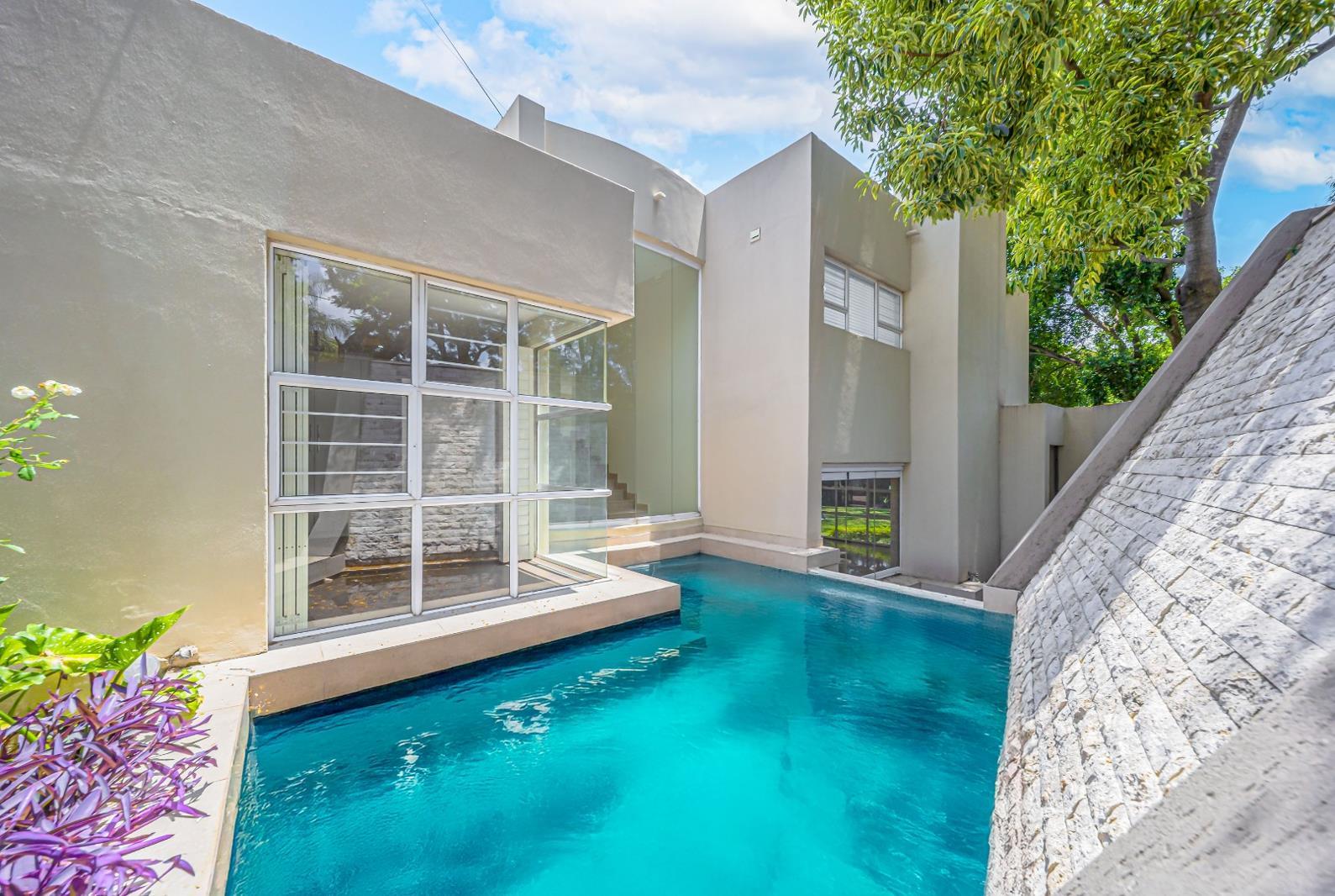 6 Bedroom House in Morningside