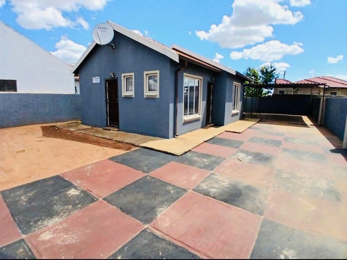 2 Bedroom House in Protea Glen