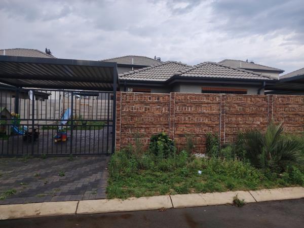 3 Bedroom Simplex in Albertsdal