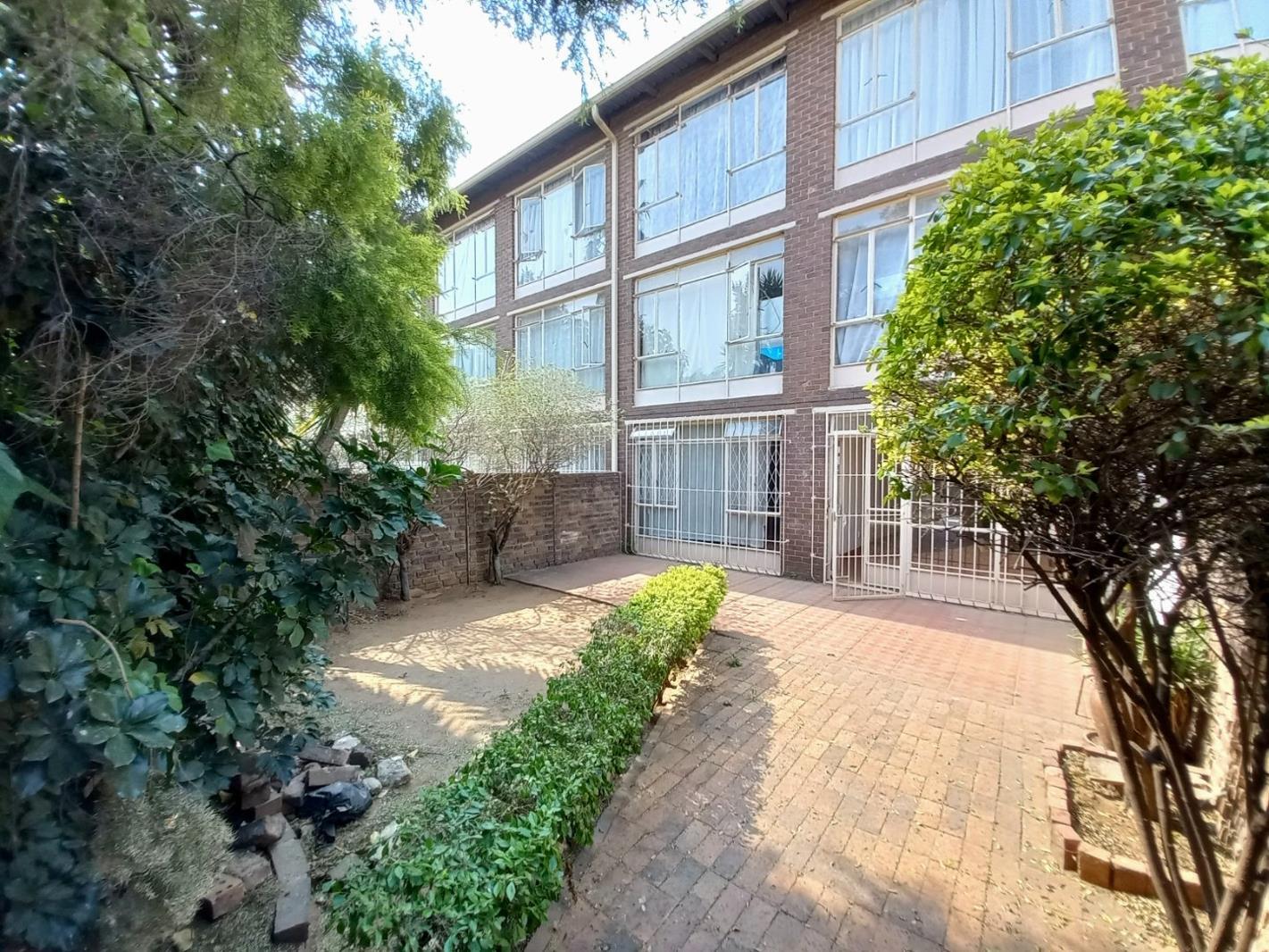2 Bedroom Apartment in Ravensklip