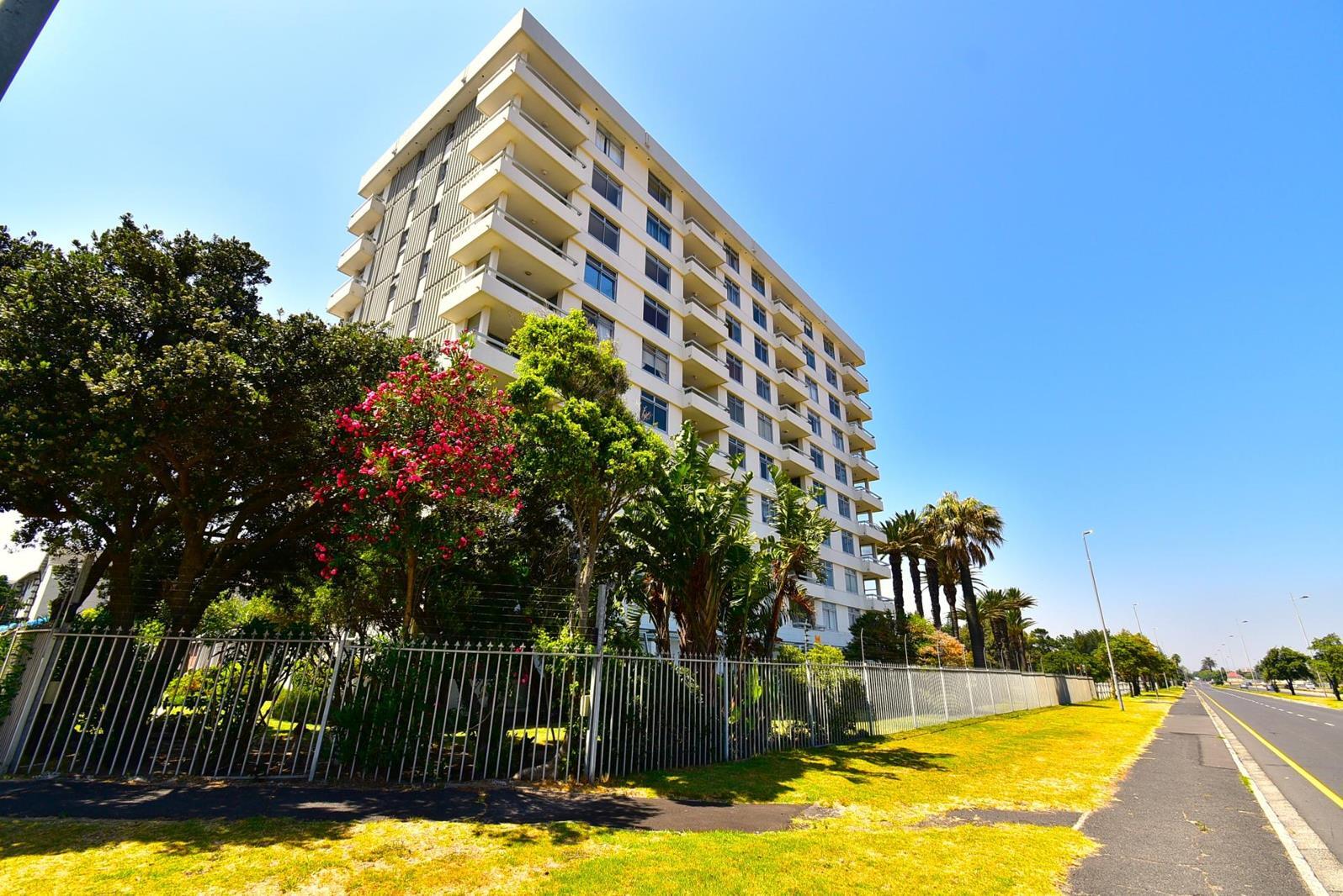 3 Bedroom Apartment in Milnerton Central