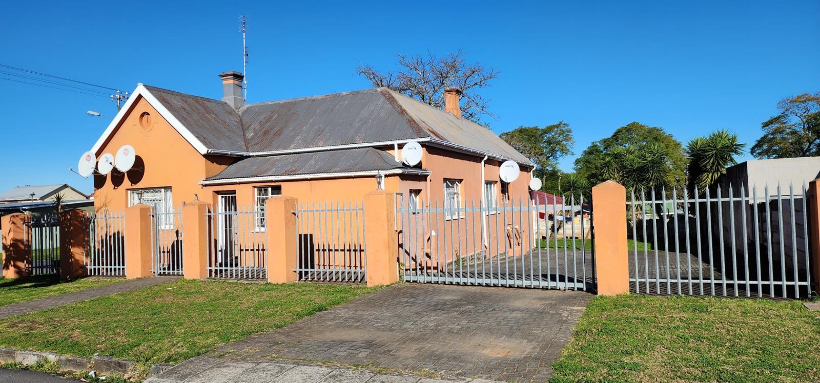 6 Bedroom House in King Williams Town (Qonce) Central
