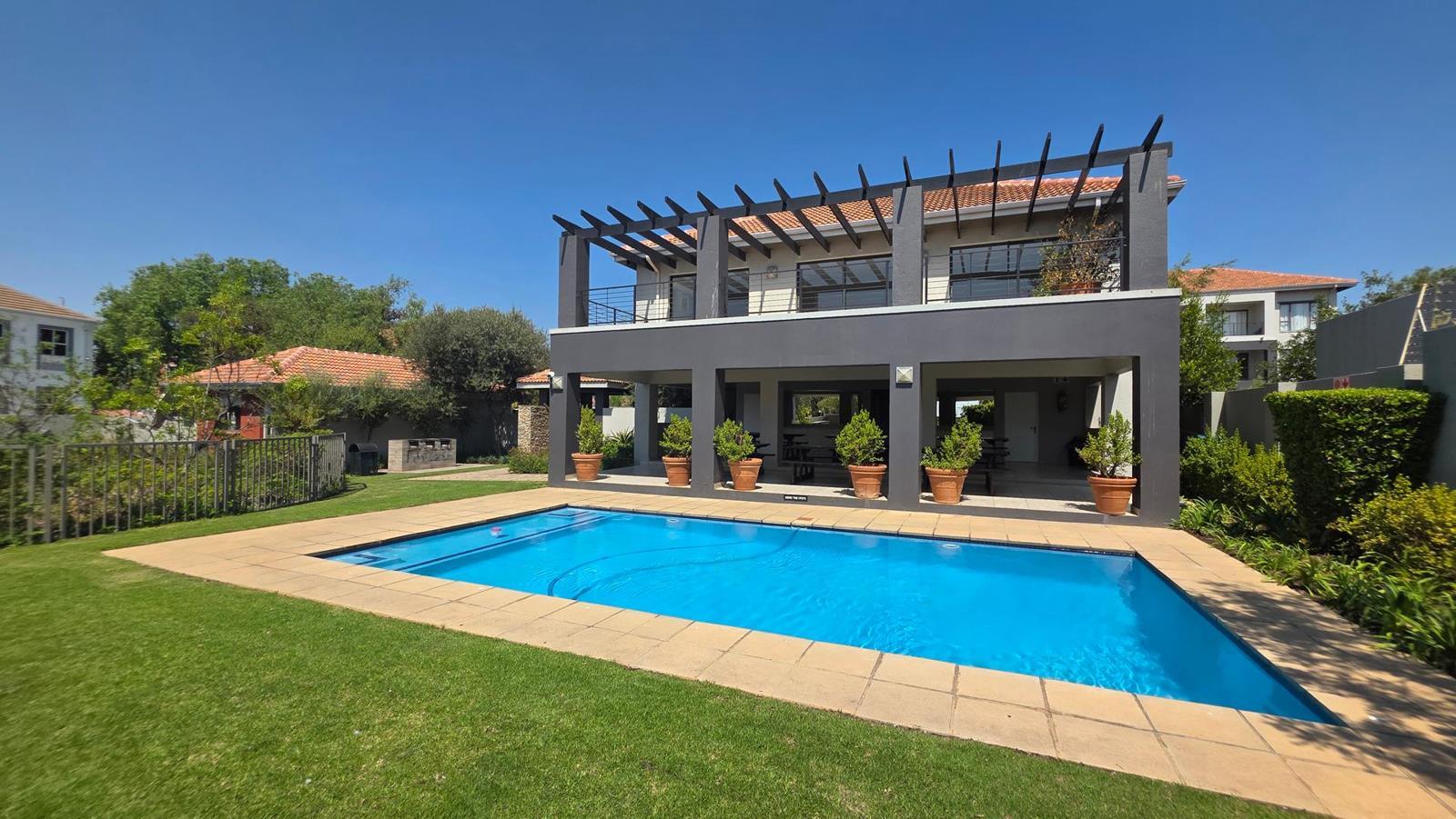 2 Bedroom Apartment in Fourways