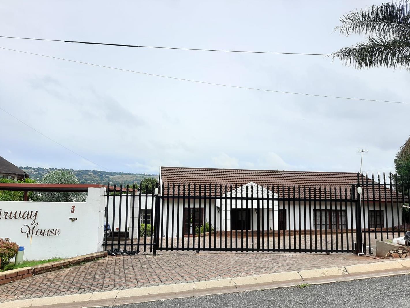 3 Bedroom House in Helderkruin