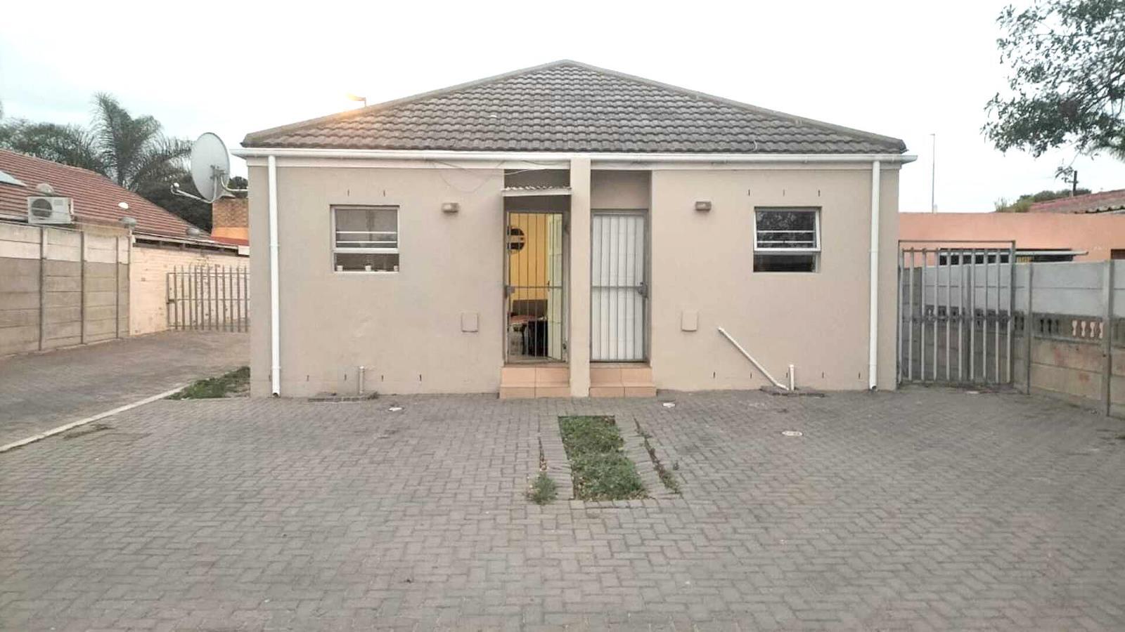 1 Bedroom Townhouse in Belmont Park