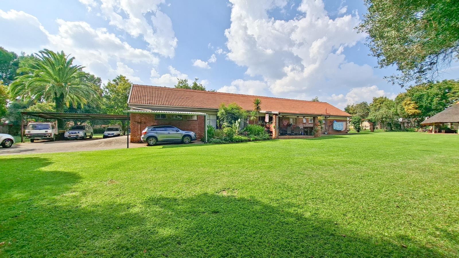 4 Bedroom House in Raslouw AH