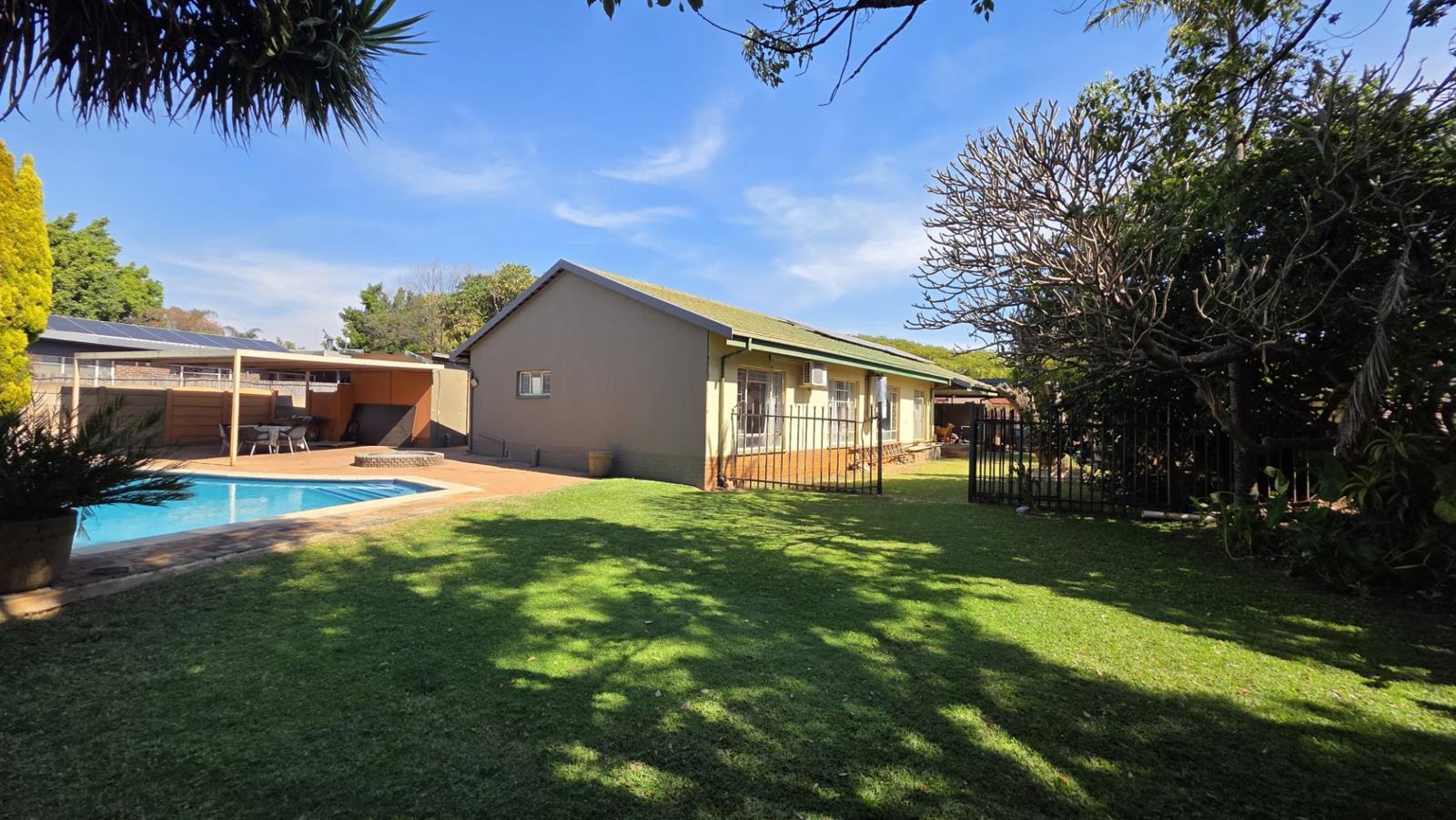 4 Bedroom House in Sinoville