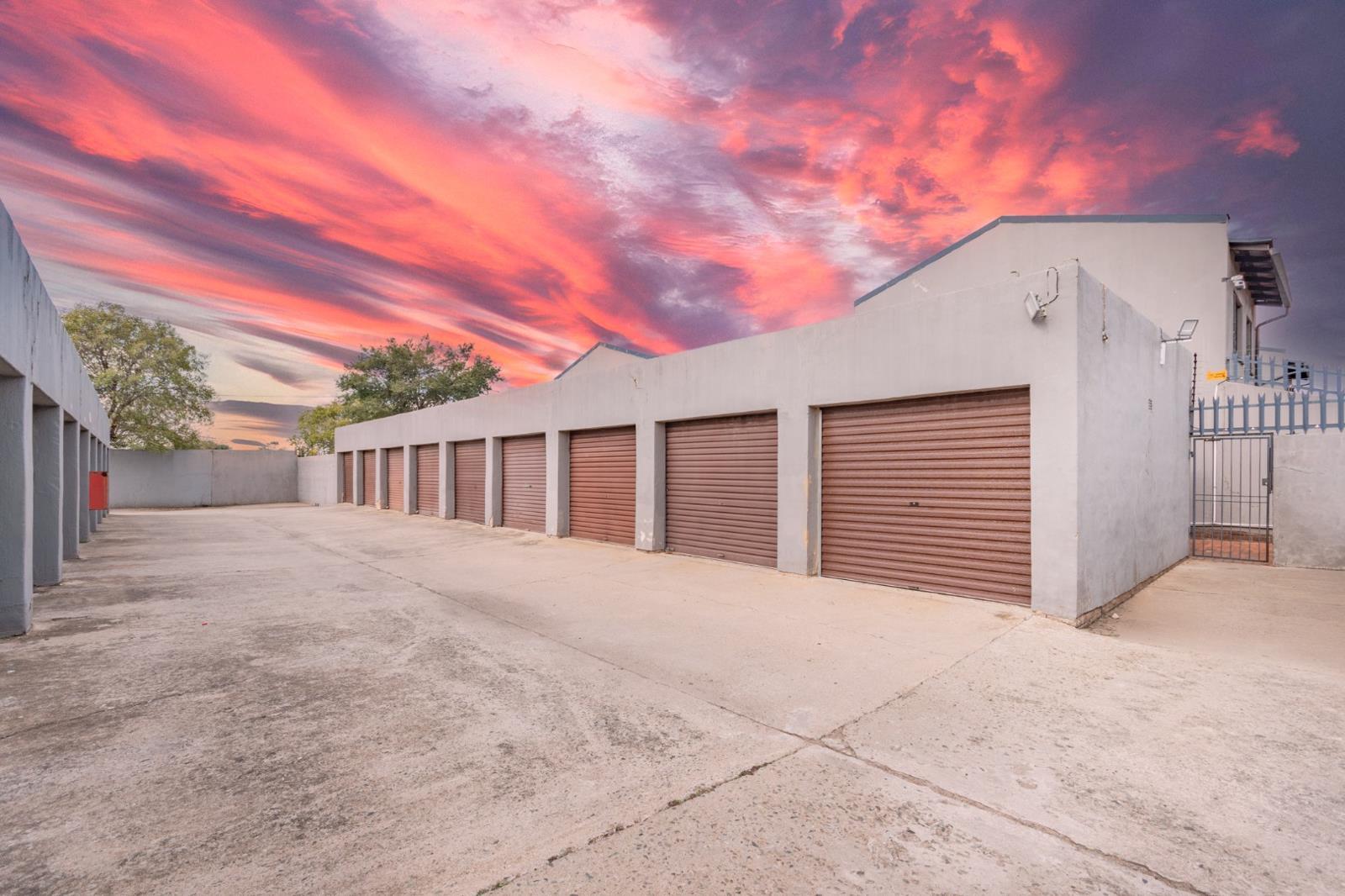 4 Bedroom Townhouse in Lambton