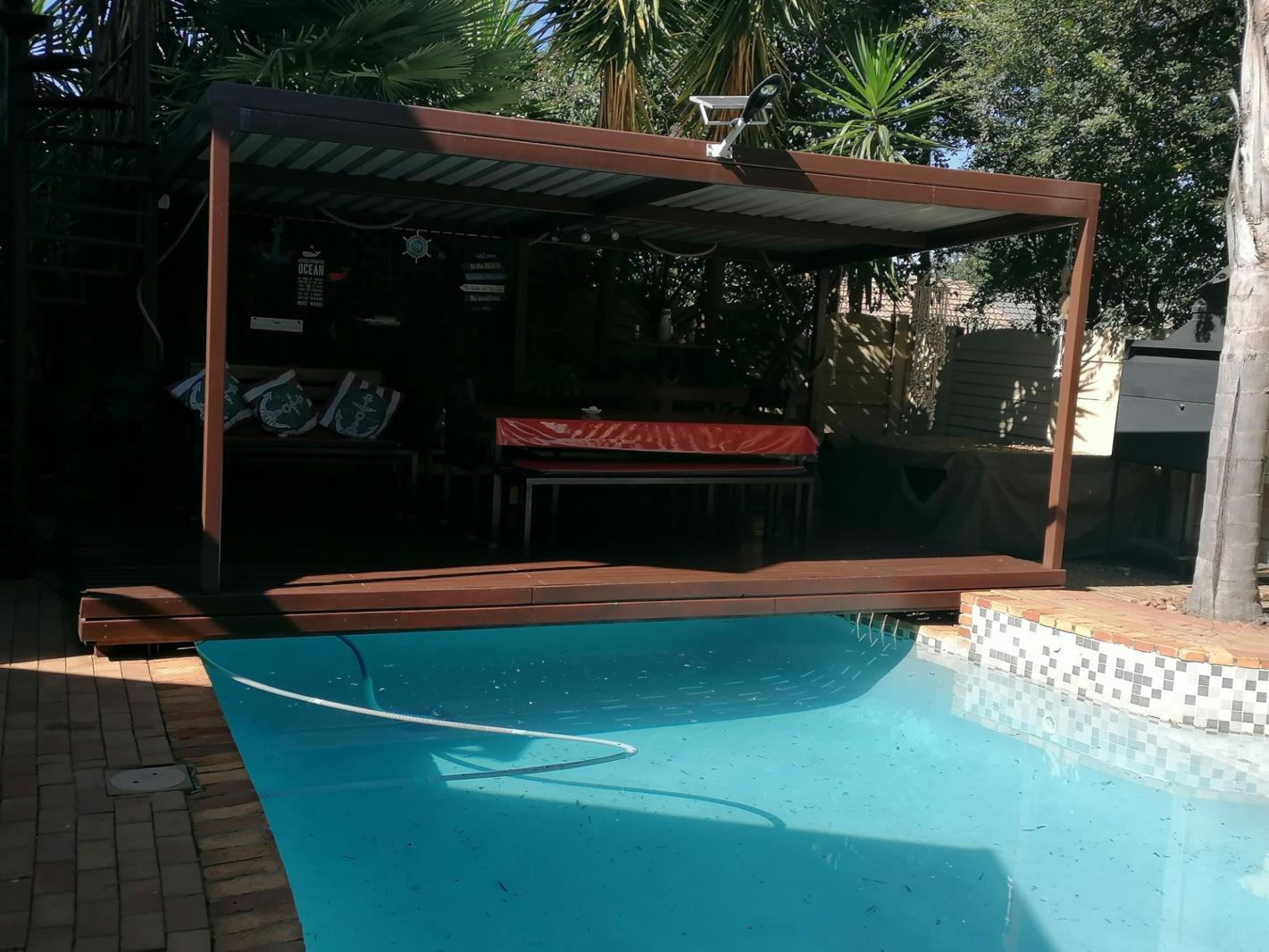 1 Bedroom Apartment in Van Riebeeck Park
