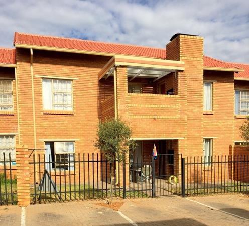 3 Bedroom Townhouse in Elarduspark