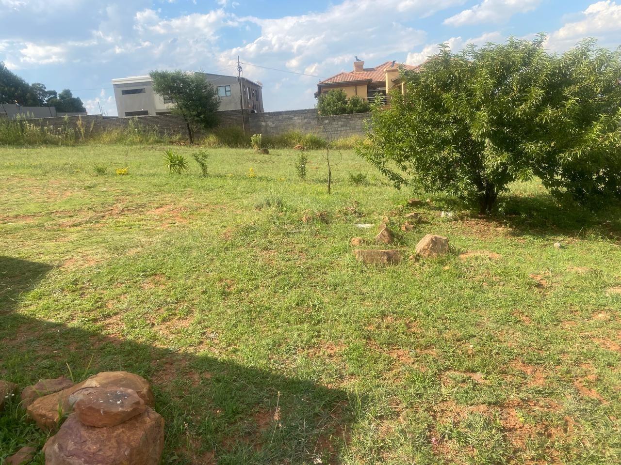 1 291 m² Land available in Zakariyya Park