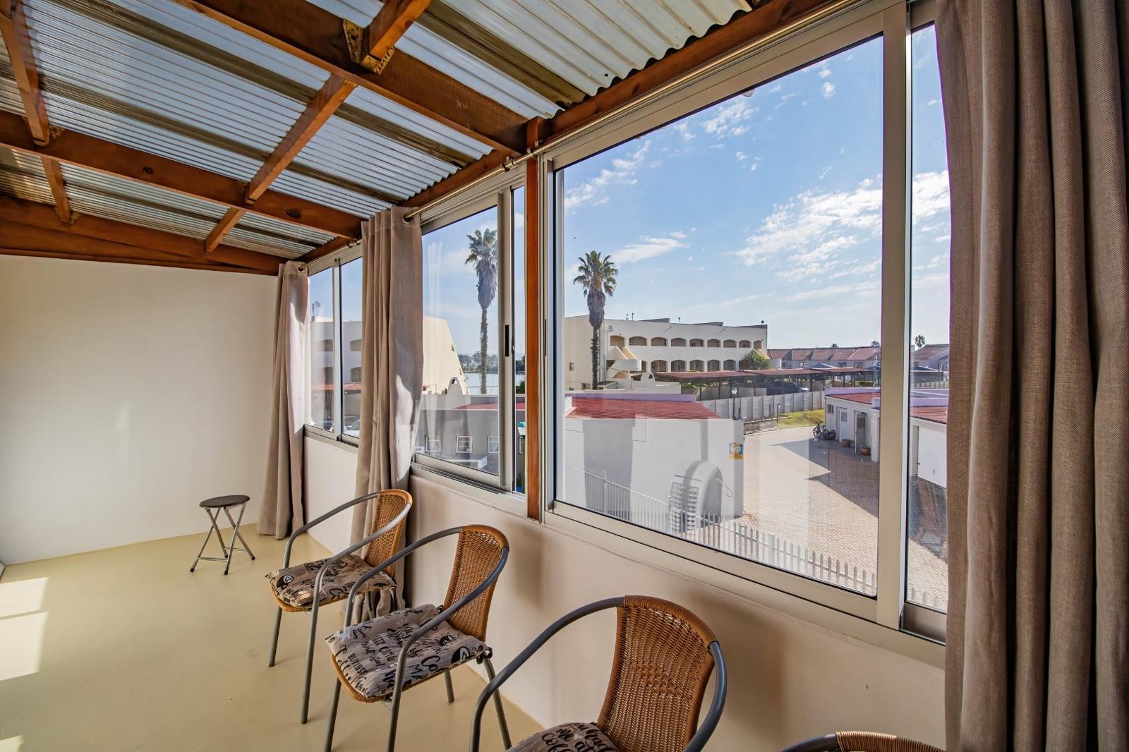 2 Bedroom Apartment in Port Owen