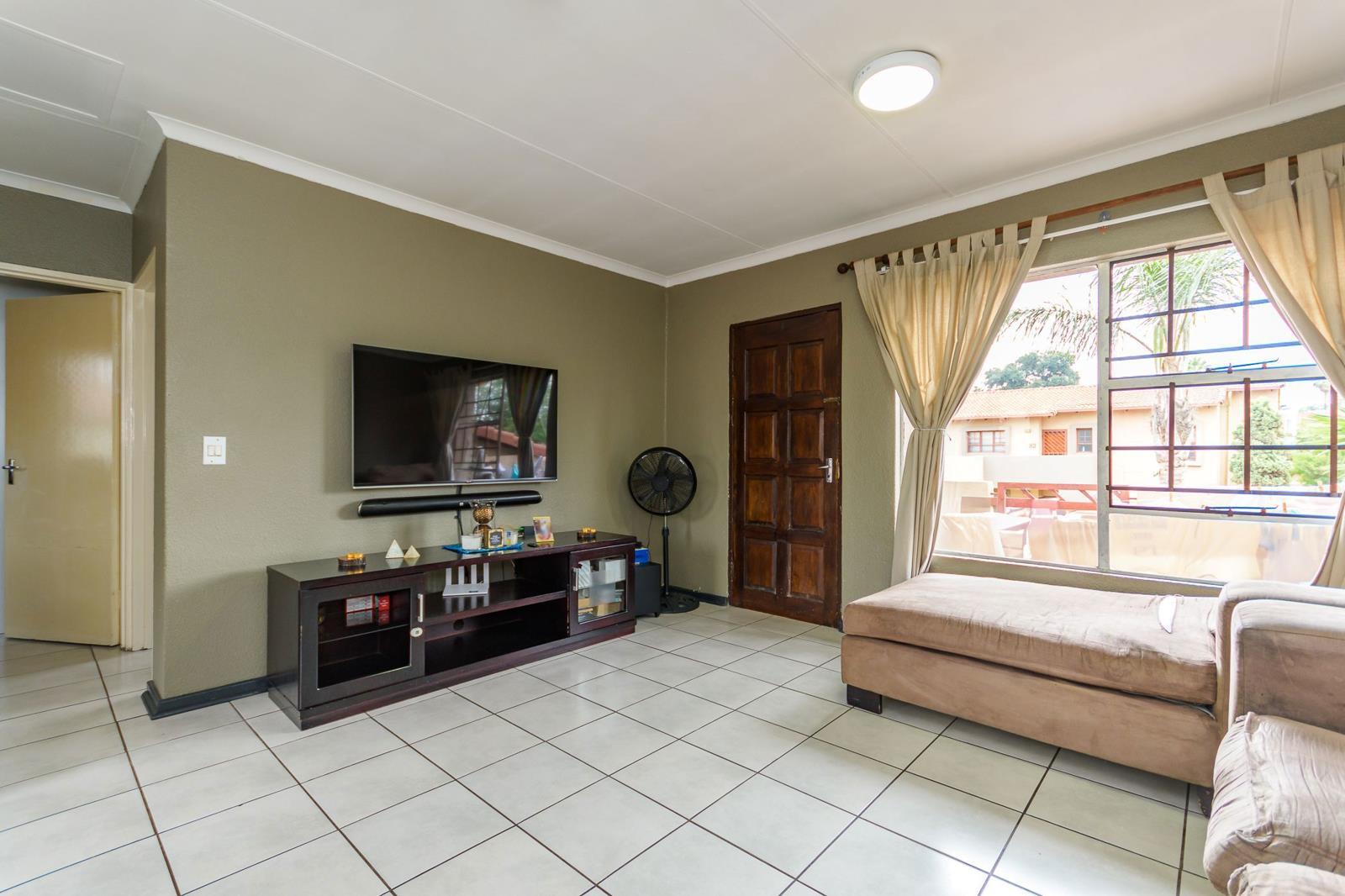 2 Bedroom Apartment in Lakefield