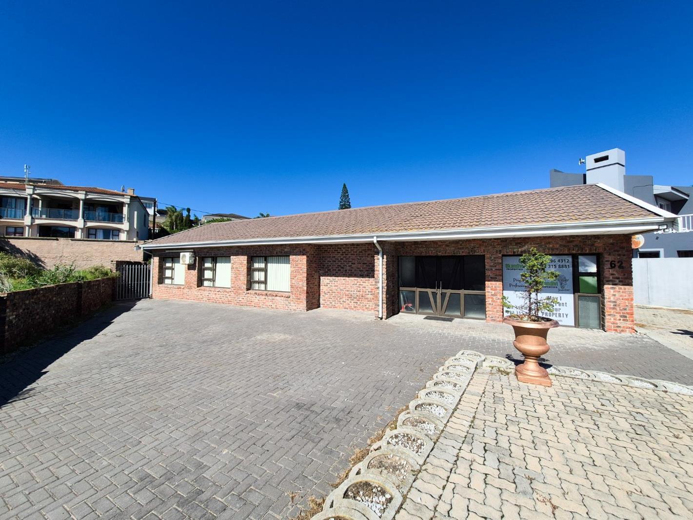 4 Bedroom House in Aston Bay