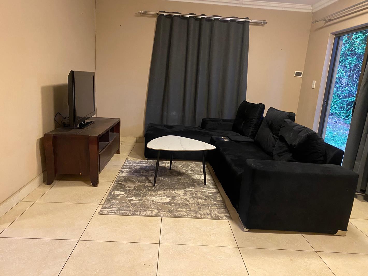 1 Bedroom Garden Cottage in Three Rivers East