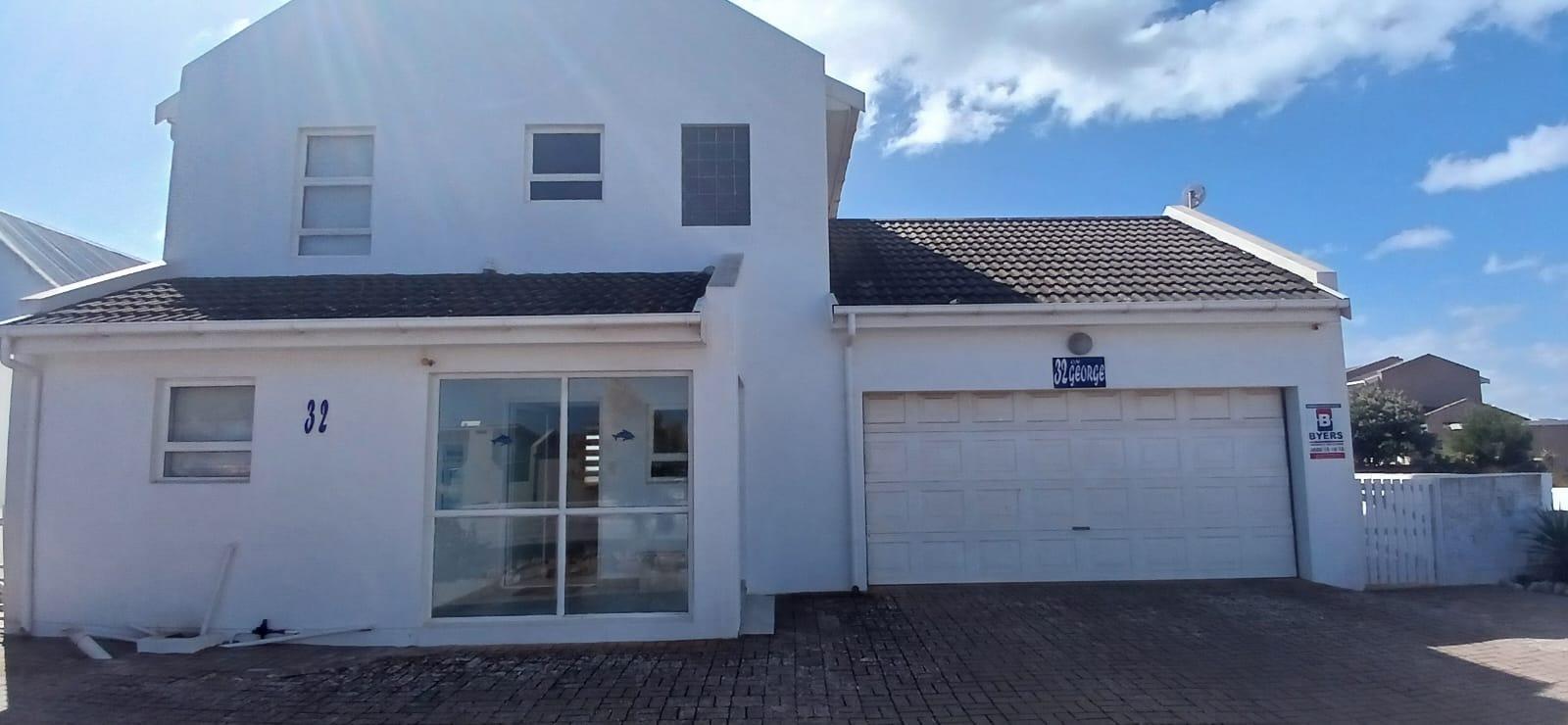4 Bedroom House in Britannia Bay
