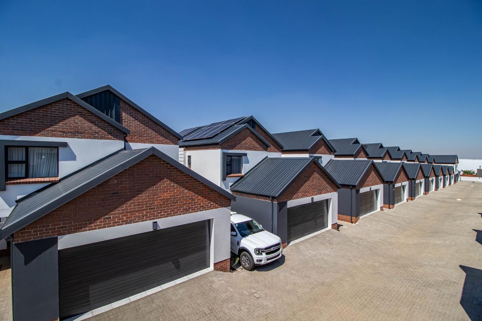 4 Bedroom Townhouse in Glen Marais