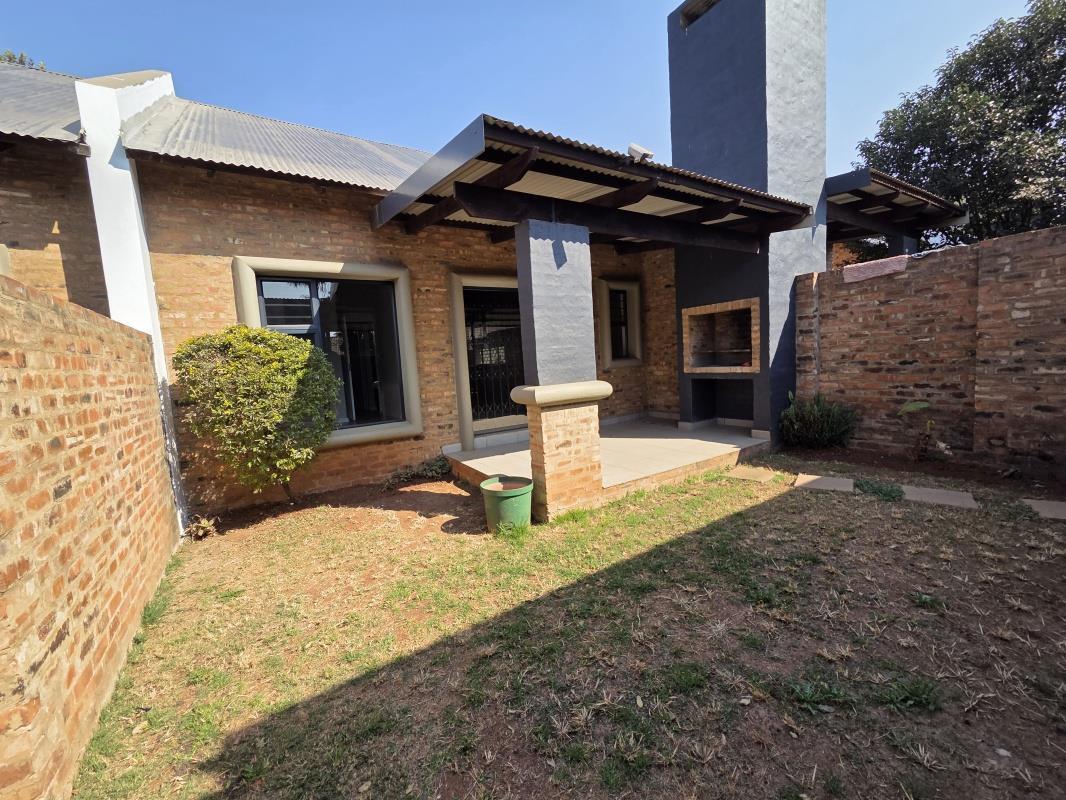 2 Bedroom Townhouse in Pomona