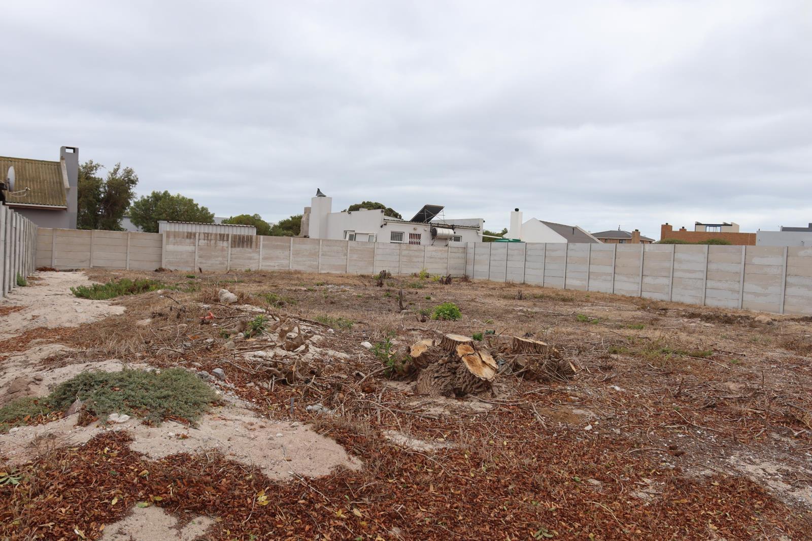 572 m² Land available in Britannia Bay