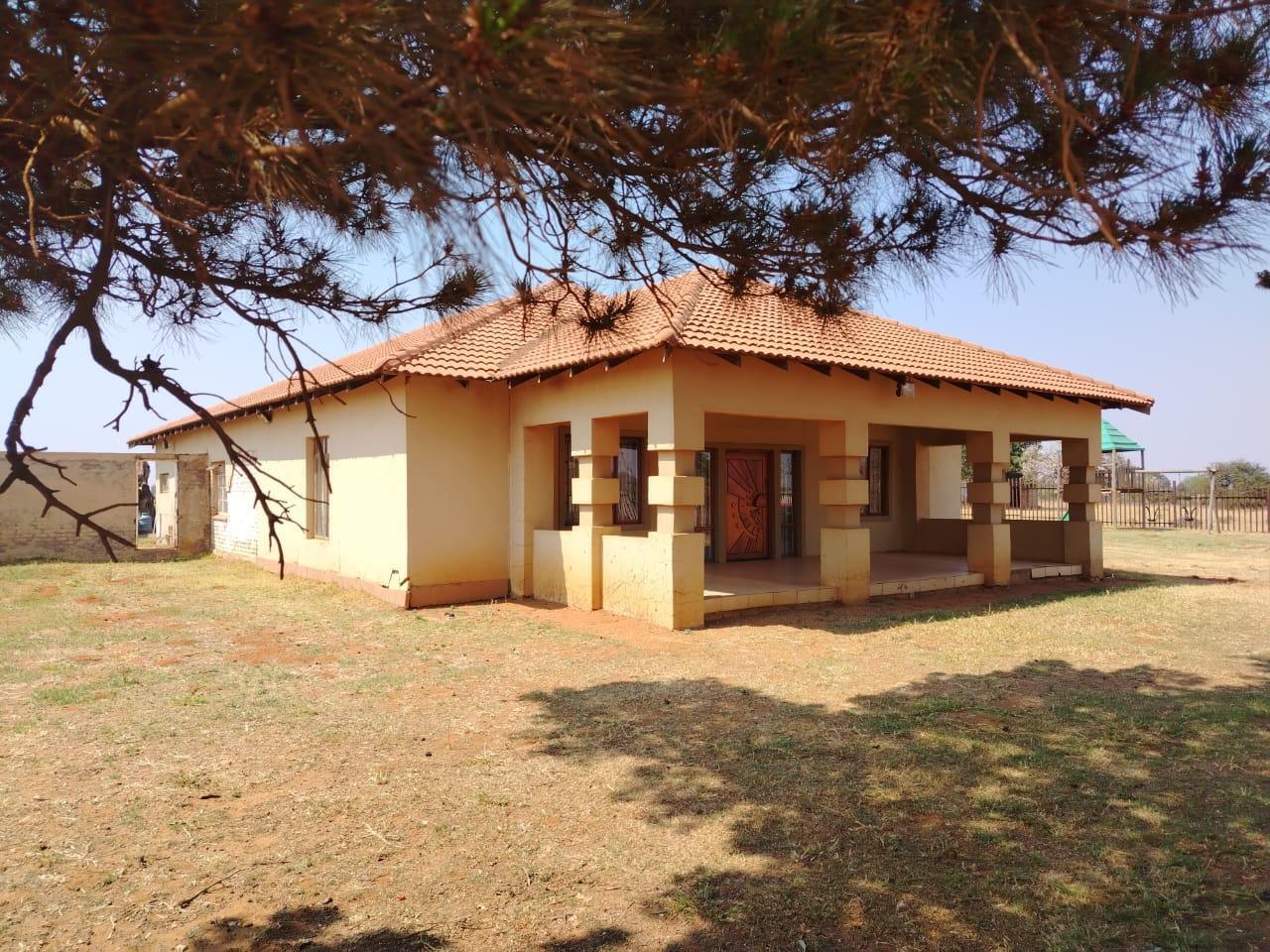 5 Bedroom House in Hillside AH