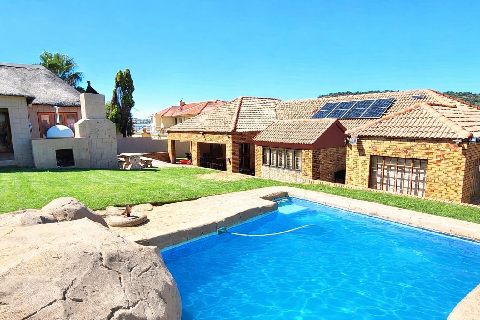 5 Bedroom House in Winchester Hills