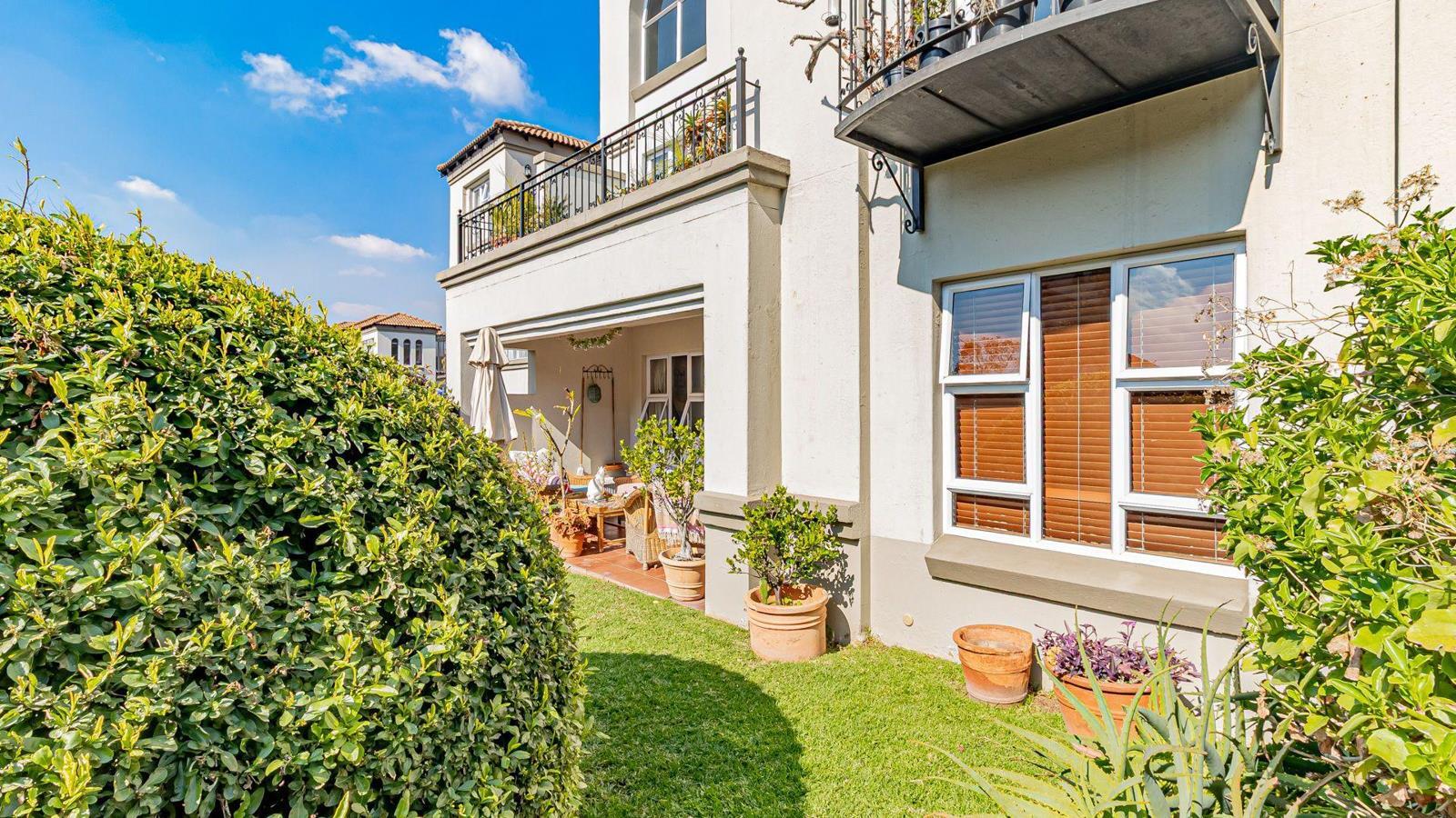 2 Bedroom Apartment in Pineslopes