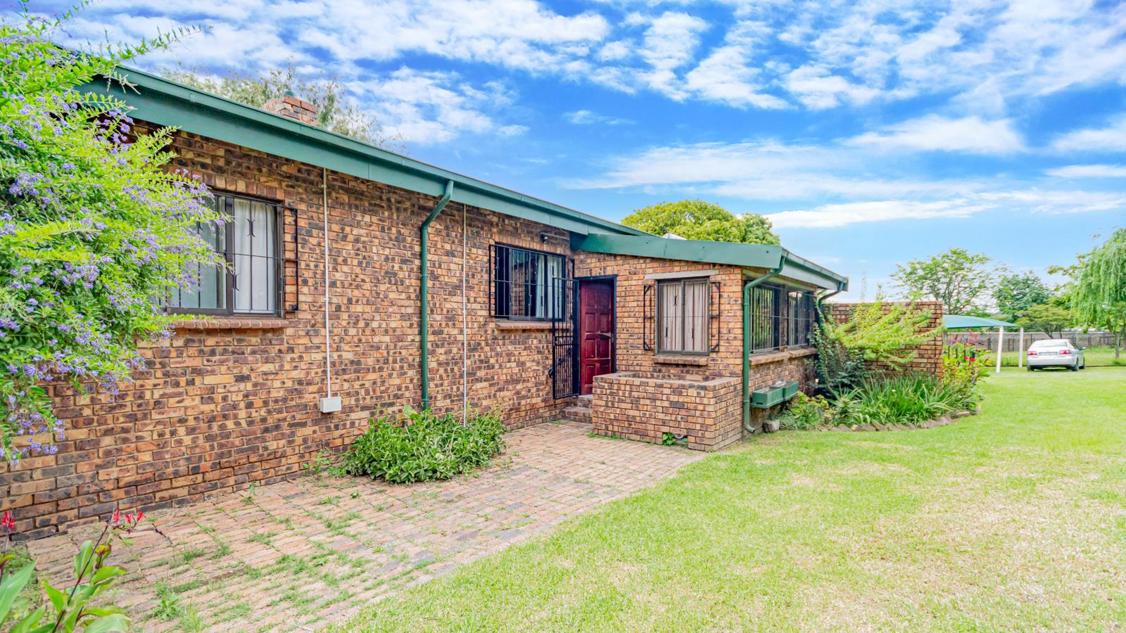 2 Bedroom Garden Cottage in President Park