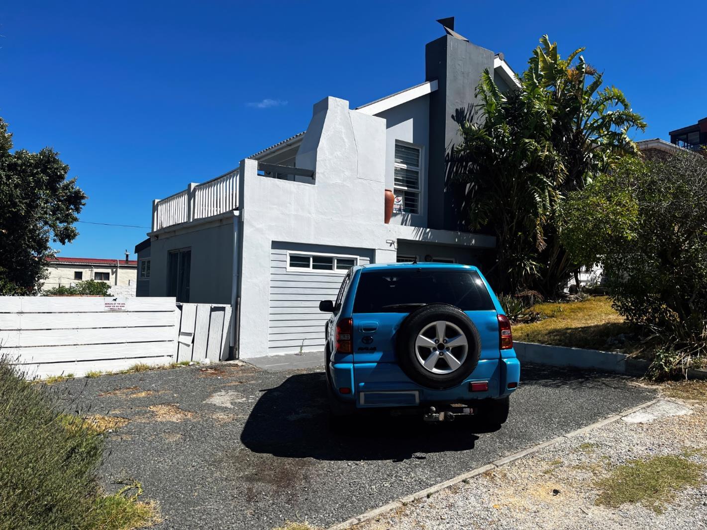 4 Bedroom House in De Kelders