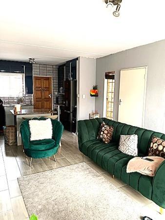 2 Bedroom Townhouse in Wilgeheuwel