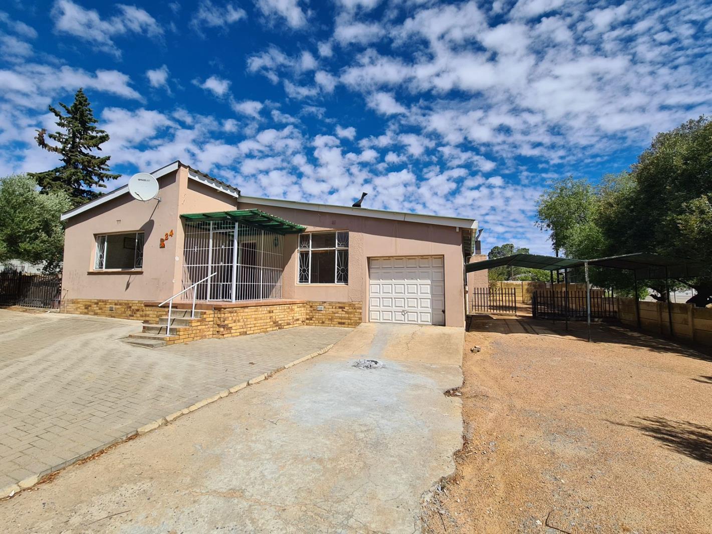 3 Bedroom House in Moorreesburg