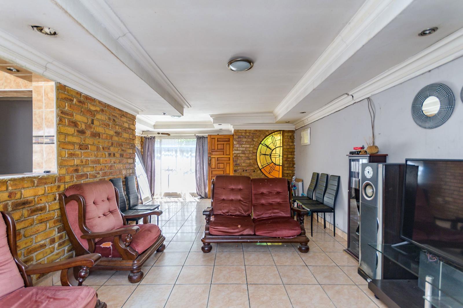 3 Bedroom House in Tembisa