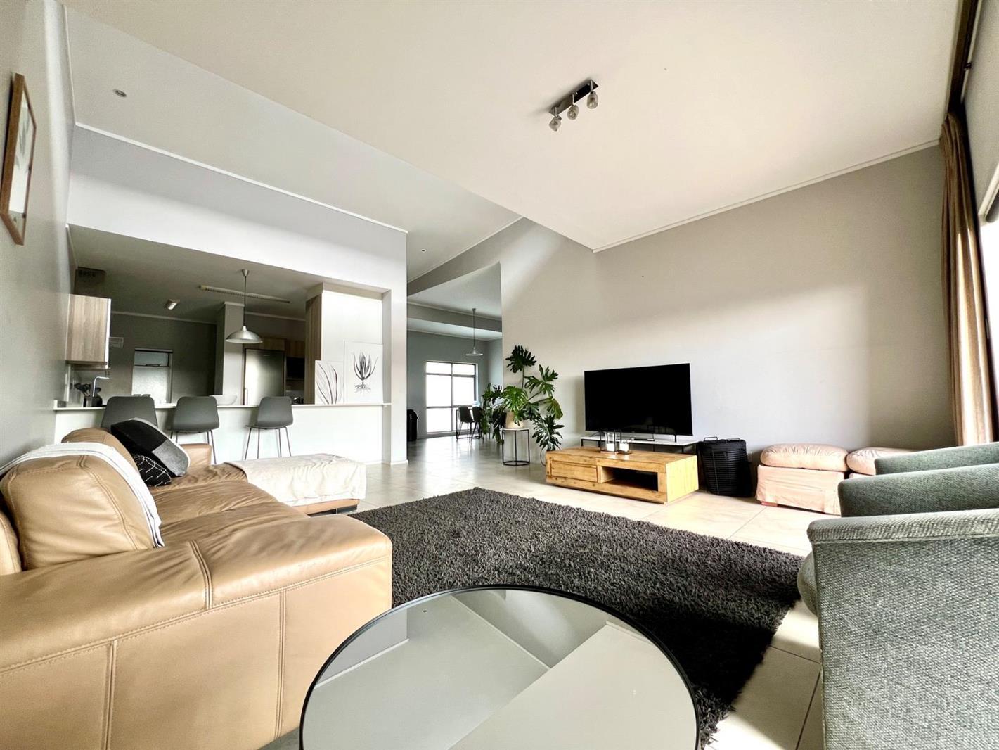 3 Bedroom Apartment in Oaklands