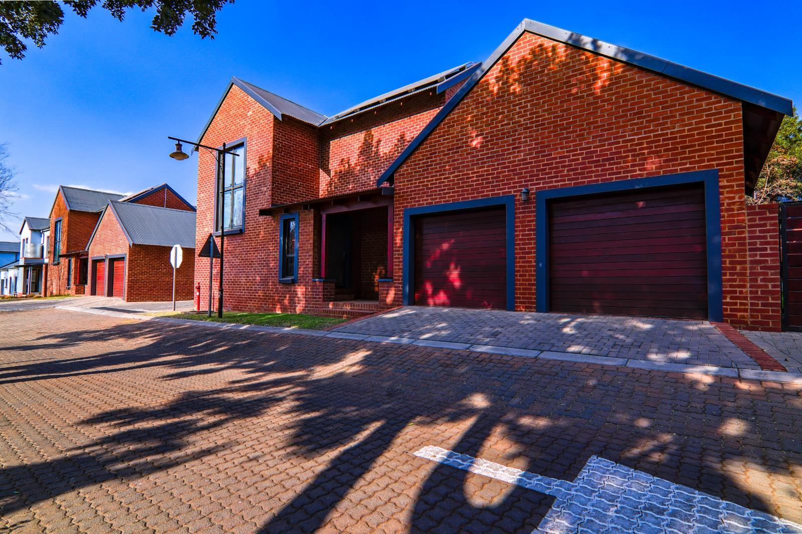3 Bedroom Duplex in Heritage Hill