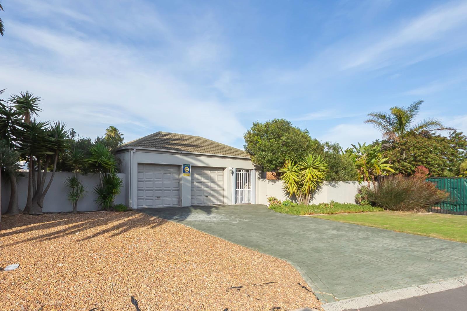 3 Bedroom House in Blouberg Sands