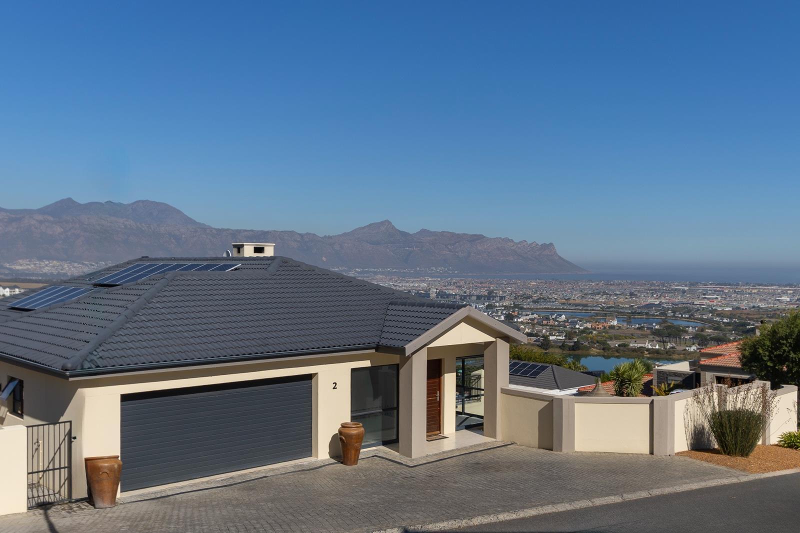 4 Bedroom House in Bizweni