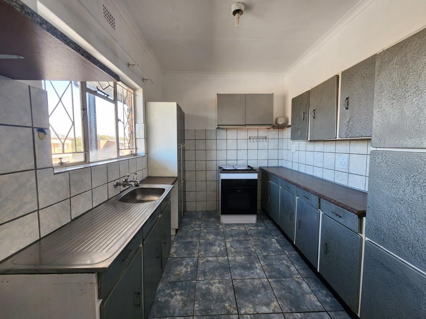 3 Bedroom Apartment in Berton Park