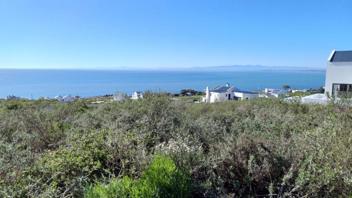 382 m² Land available in St Helena Views
