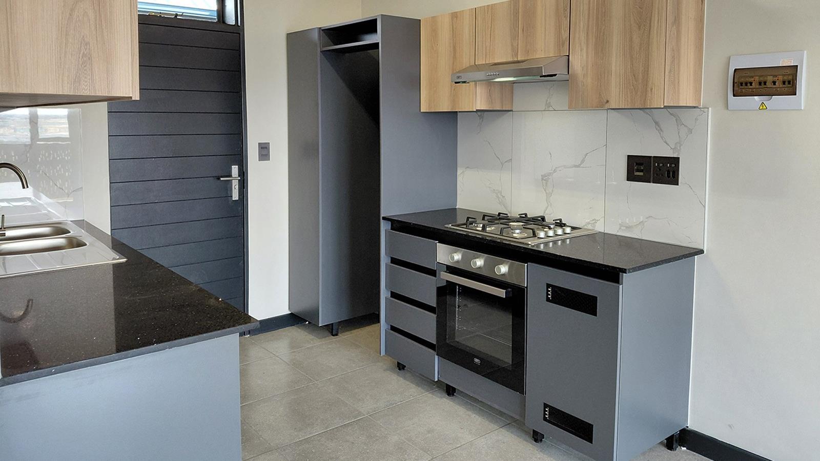 2 Bedroom Apartment in Helderfontein Estate