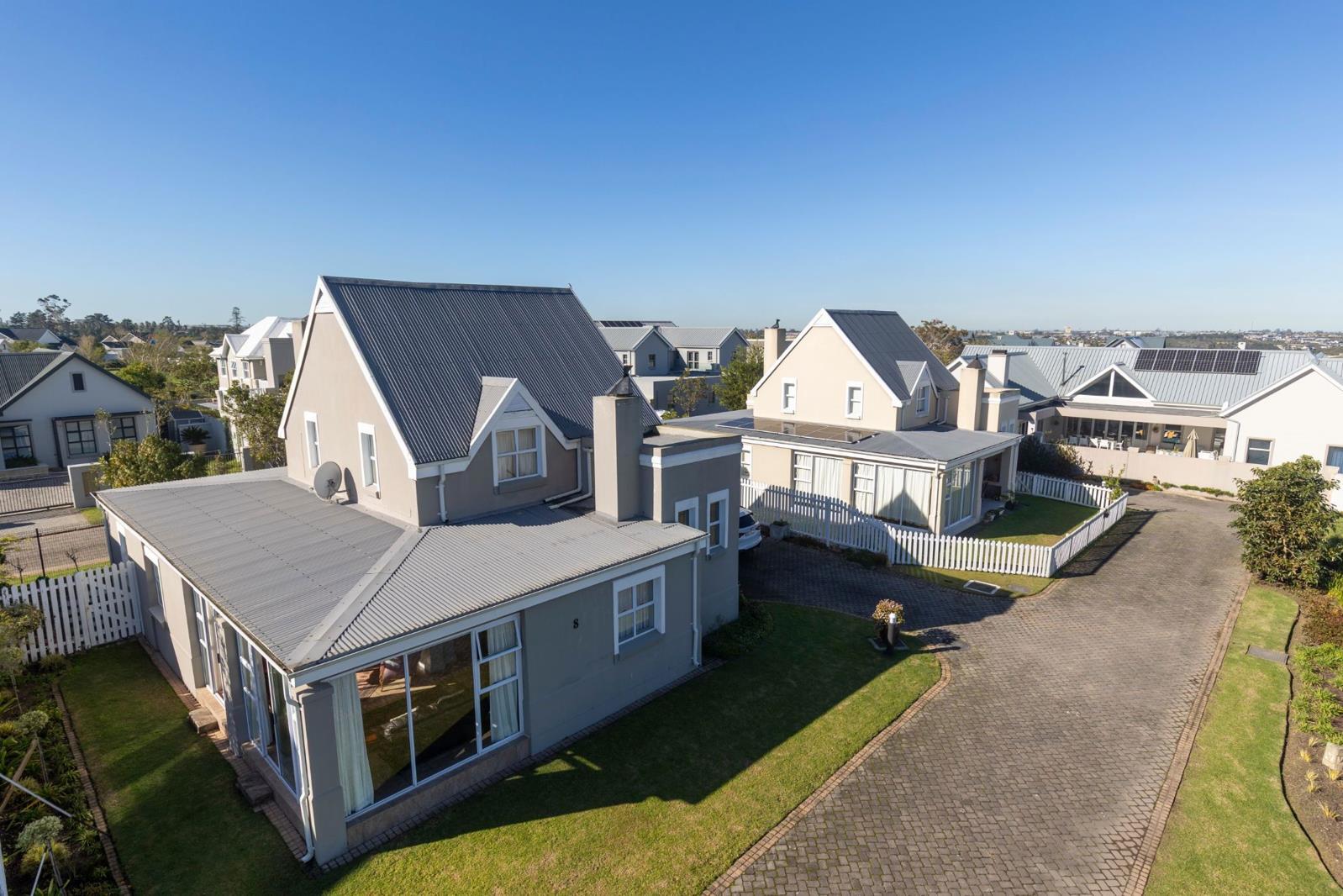 3 Bedroom House in Kingswood Golf Estate