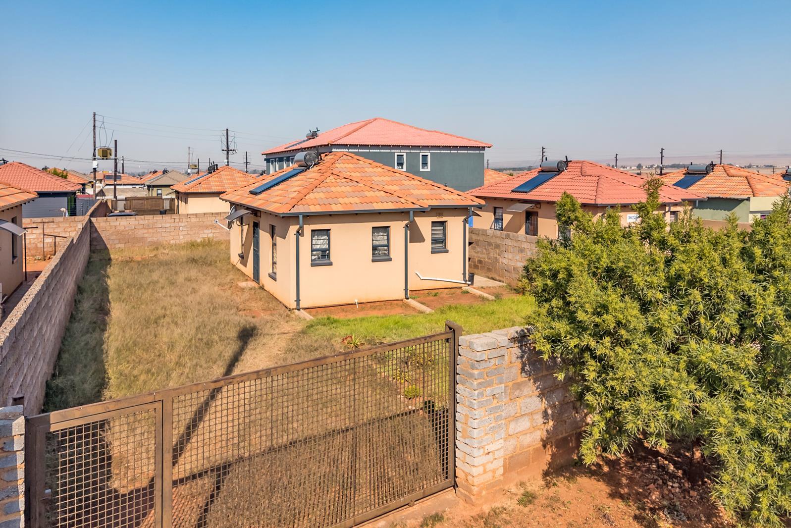 2 Bedroom House in Protea Glen